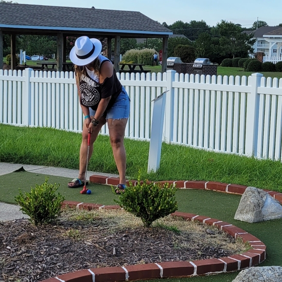 Meet your Posher, Mary - Picture 3 of 3